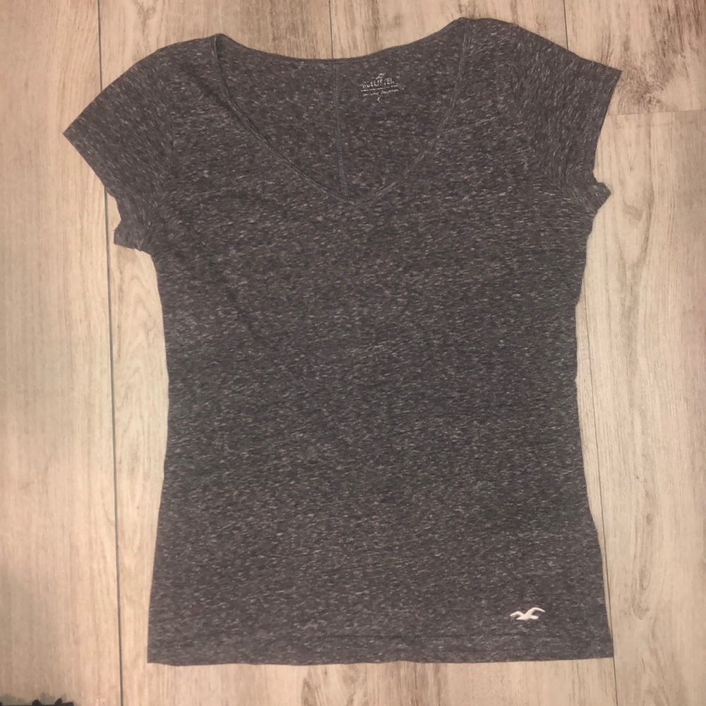 Hollister V neck T-shirt
